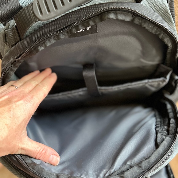 Eagle Creek backpack - Picture 10 of 15